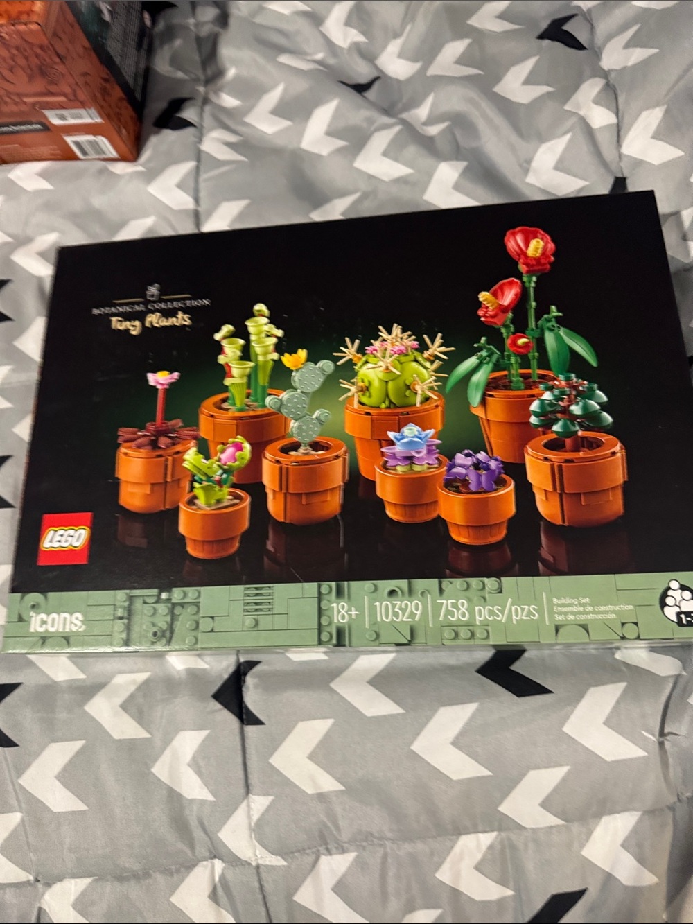 Lego Icons Tiny Plants Set - Brown, Green, Red, Purple, Yellow